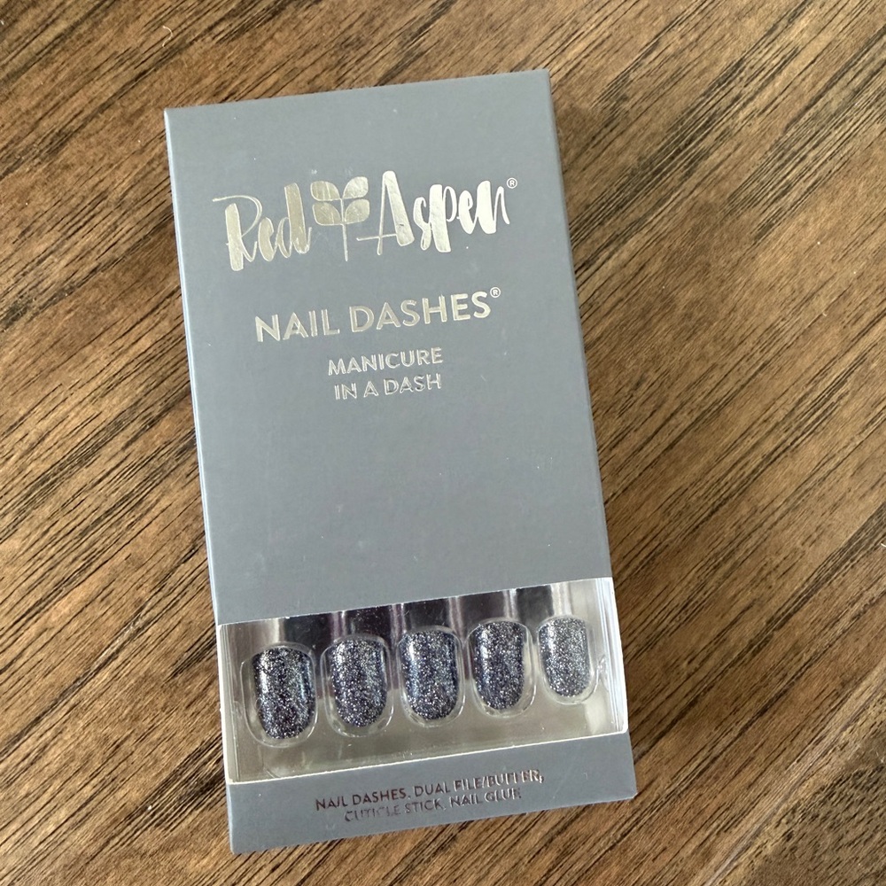 Red Aspen Lights Camera Ashli Glitter Nail Dashes